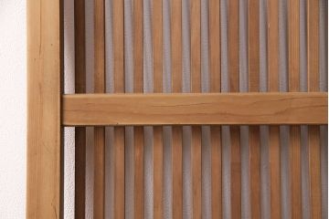 和製アンティーク　腰板ケヤキ材　桟の凝ったつくりが目を引く格子戸1枚(引き戸、建具)(R-048920)