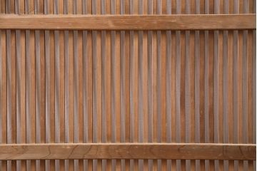 和製アンティーク　腰板ケヤキ材　桟のデザインがお洒落な格子戸1枚(引き戸、建具)(R-048921)