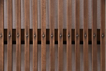 和製アンティーク　和モダンの空間づくりにおすすめ!落ち着いた色合いが魅力の格子戸1枚(引き戸、建具)(R-048922)