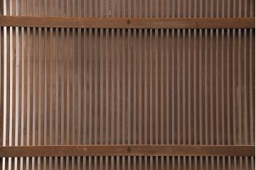 和製アンティーク　和モダンの空間づくりにおすすめ!落ち着いた色合いが魅力の格子戸1枚(引き戸、建具)(R-048922)