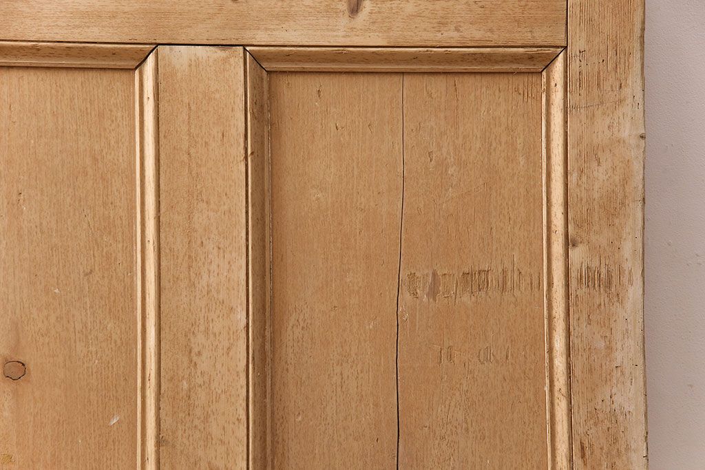 アンティーク建具　パイン材　カントリースタイルにおすすめ!木の風合いが味わい深いフランスアンティークのパネルドア(木製ドア、扉、建具)(R-048925)