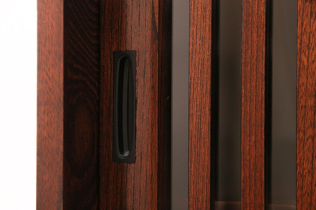 中古　美品　岩谷堂箪笥　菊幸　重厚な黒い金具が存在感を放つ引き出し付きの戸棚(収納棚、サイドキャビネット)(定価約45万円)(R-048932)