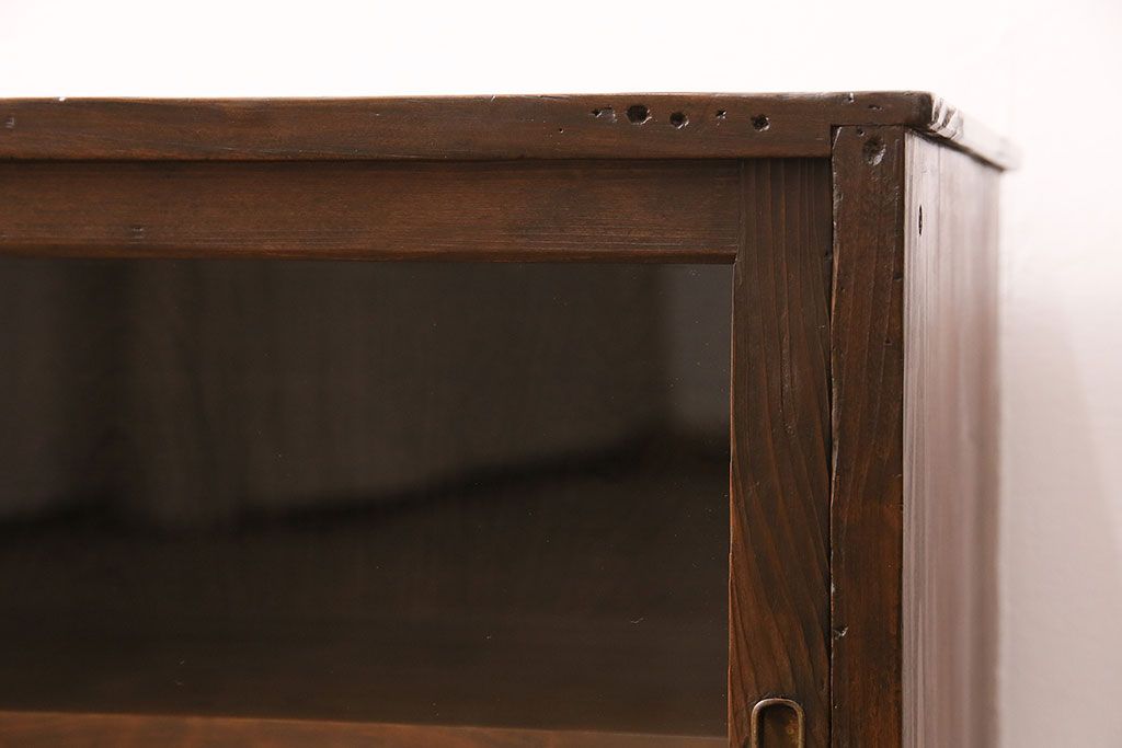 和製アンティーク　年月を経た木味が味わい深い、シンプルな戸棚(収納棚、キャビネット)(R-048934)