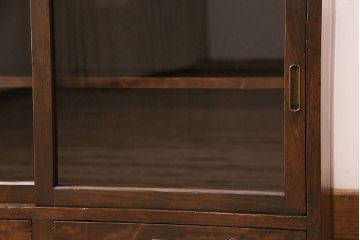 和製アンティーク　年月を経た木味が味わい深い、シンプルな戸棚(収納棚、キャビネット)(R-048934)