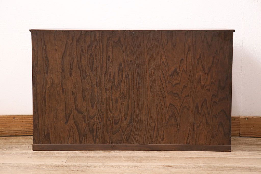 和製アンティーク　年月を経た木味が味わい深い、シンプルな戸棚(収納棚、キャビネット)(R-048934)