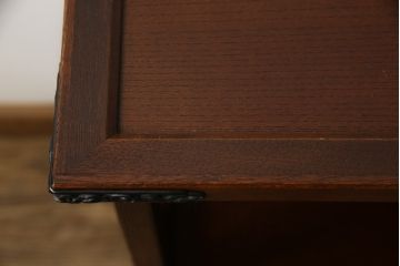 中古　民芸家具　ケヤキ材　黒々とした龍の飾り金具が印象的な飾り棚(収納棚)(R-048935)