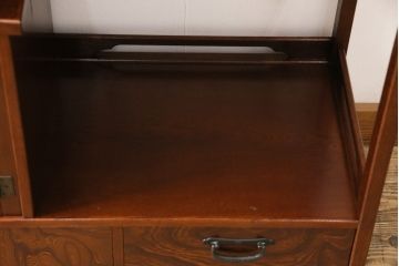 中古　民芸家具　ケヤキ材　黒々とした龍の飾り金具が印象的な飾り棚(収納棚)(R-048935)