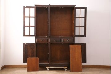 中古　北海道民芸家具　HM165K　高級感漂う上品な佇まいの食器棚(カップボード、キャビネット、サイドボード、サイドキャビネット)(定価約43万円)(R-048941)