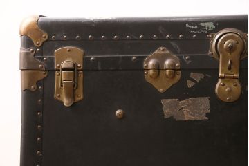 アンティーク　収納兼ディスプレイにも活躍してくれる格好良い特大トランク(収納ボックス、ディスプレイ、収納箱)(R-048942)