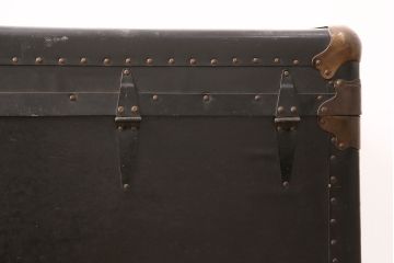 アンティーク　収納兼ディスプレイにも活躍してくれる格好良い特大トランク(収納ボックス、ディスプレイ、収納箱)(R-048942)