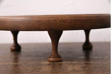 アンティーク雑貨　今にも動き出しそうな杢目が目を引く総ケヤキ材製の花台(飾り台、ディスプレイ台)(R-048943)