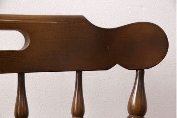 ヴィンテージ家具　飛騨産業　キツツキ　美しい艶と濃淡のある木色が上質な雰囲気を高めるウィンザーチェア(椅子、ダイニングチェア、ビンテージ、ウインザーチェア)(R-048945)