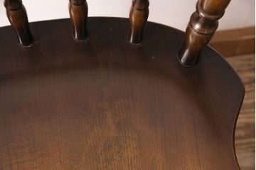 ヴィンテージ家具　飛騨産業　キツツキ　美しい艶と濃淡のある木色が上質な雰囲気を高めるウィンザーチェア(椅子、ダイニングチェア、ビンテージ、ウインザーチェア)(R-048945)