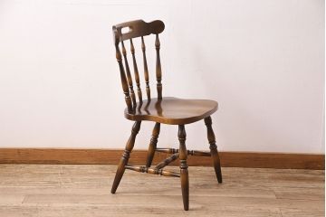 ヴィンテージ家具　飛騨産業　キツツキ　挽き物の意匠が上品な雰囲気漂うウィンザーチェア(椅子、ダイニングチェア、ビンテージ、ウインザーチェア)(R-048946)
