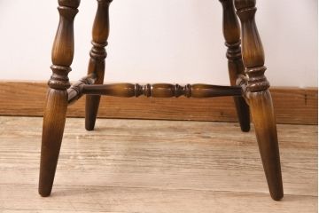 ヴィンテージ家具　飛騨産業　キツツキ　挽き物の意匠が上品な雰囲気漂うウィンザーチェア(椅子、ダイニングチェア、ビンテージ、ウインザーチェア)(R-048946)
