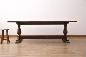 中古　オランダ輸入家具　オーク材　クラシカルなデザインと重厚感のある佇まいが魅力のダイニングテーブル(リフェクトリーテーブル、6人掛け)(R-048948)