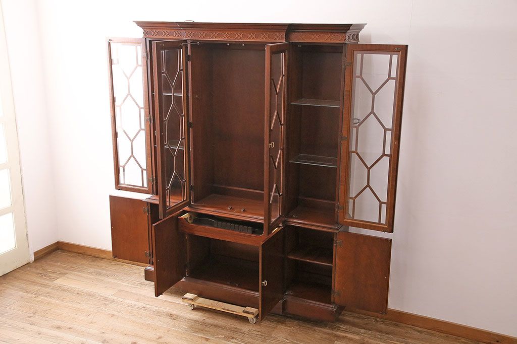 中古美品　ヒッコリーチェア(HICKORY CHAIR)　マホガニー材　高級感とクラシカルな雰囲気を高める照明付きのキャビネット(定価約300万円)(収納棚、飾り棚)(R-048949)