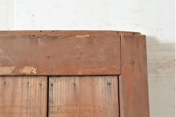 アンティーク建具　ヒノキ材の渋い木肌と重厚感のある佇まいが魅力の格子蔵戸(引き戸、玄関戸)(R-048950)