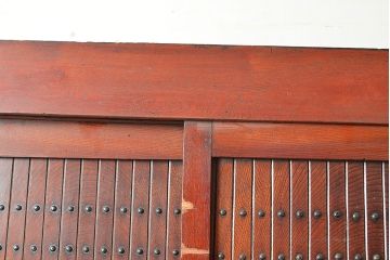和製アンティーク　特注品　七尺　前面総ケヤキ材の激レア品!漆塗りの赤味がかった色合いが美しい上手物の水屋箪笥(7尺、重ね箪笥、収納棚、食器棚)(R-048951)