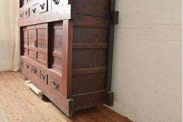 和製アンティーク　特注品　七尺　前面総ケヤキ材の激レア品!漆塗りの赤味がかった色合いが美しい上手物の水屋箪笥(7尺、重ね箪笥、収納棚、食器棚)(R-048951)