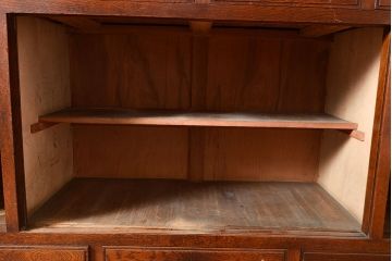 和製アンティーク　ナラ材　模様ガラスと蝿帳(はいちょう)がポイント!便利な作業台も付いたレトロ食器棚(収納棚、カップボード、キャビネット)(R-048952)