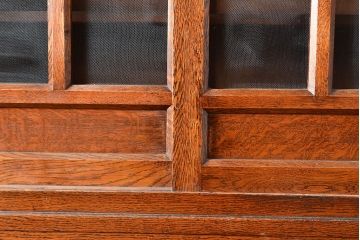 和製アンティーク　ナラ材　模様ガラスと蝿帳(はいちょう)がポイント!便利な作業台も付いたレトロ食器棚(収納棚、カップボード、キャビネット)(R-048952)