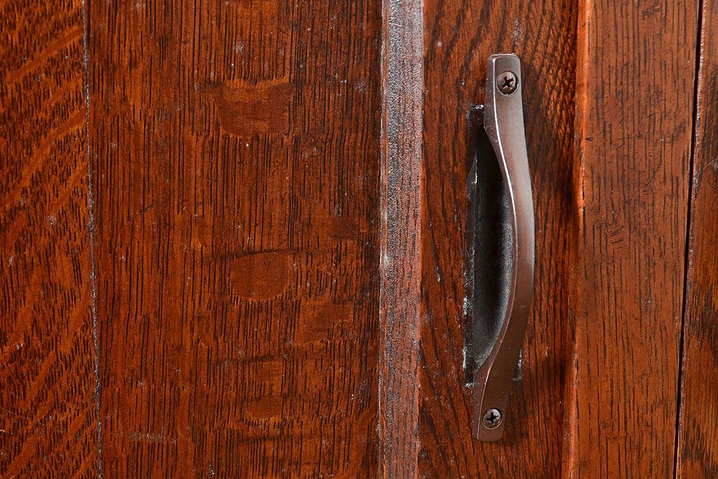 和製アンティーク　ナラ材　模様ガラスと蝿帳(はいちょう)がポイント!便利な作業台も付いたレトロ食器棚(収納棚、カップボード、キャビネット)(R-048952)