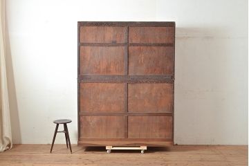 和製アンティーク　ナラ材　模様ガラスと蝿帳(はいちょう)がポイント!便利な作業台も付いたレトロ食器棚(収納棚、カップボード、キャビネット)(R-048952)