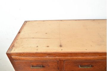 和製アンティーク　ナラ材　模様ガラスがポイント!便利な作業台が付いたレトロな食器棚(収納棚、サイドボード、キャビネット)(R-048954)