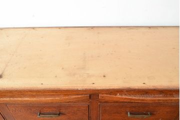 和製アンティーク　ナラ材　模様ガラスがポイント!便利な作業台が付いたレトロな食器棚(収納棚、サイドボード、キャビネット)(R-048954)