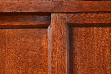 和製アンティーク　ナラ材　模様ガラスがポイント!便利な作業台が付いたレトロな食器棚(収納棚、サイドボード、キャビネット)(R-048954)