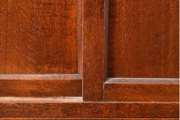 和製アンティーク　ナラ材　模様ガラスがポイント!便利な作業台が付いたレトロな食器棚(収納棚、サイドボード、キャビネット)(R-048954)