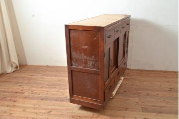 和製アンティーク　ナラ材　模様ガラスがポイント!便利な作業台が付いたレトロな食器棚(収納棚、サイドボード、キャビネット)(R-048954)