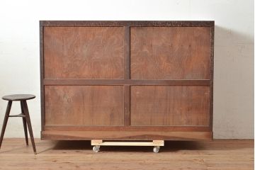 和製アンティーク　ナラ材　模様ガラスがポイント!便利な作業台が付いたレトロな食器棚(収納棚、サイドボード、キャビネット)(R-048954)