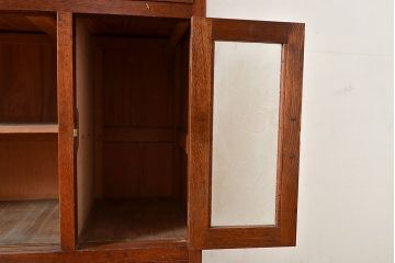 和製アンティーク　ナラ材　模様ガラスがポイント!便利な作業台が付いたレトロな食器棚(収納棚、サイドボード、キャビネット)(R-048954)