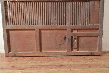 アンティーク建具　総ケヤキ材　趣き溢れる雰囲気が魅力的な明治期の古い蔵戸(引き戸、玄関戸)(R-048956)