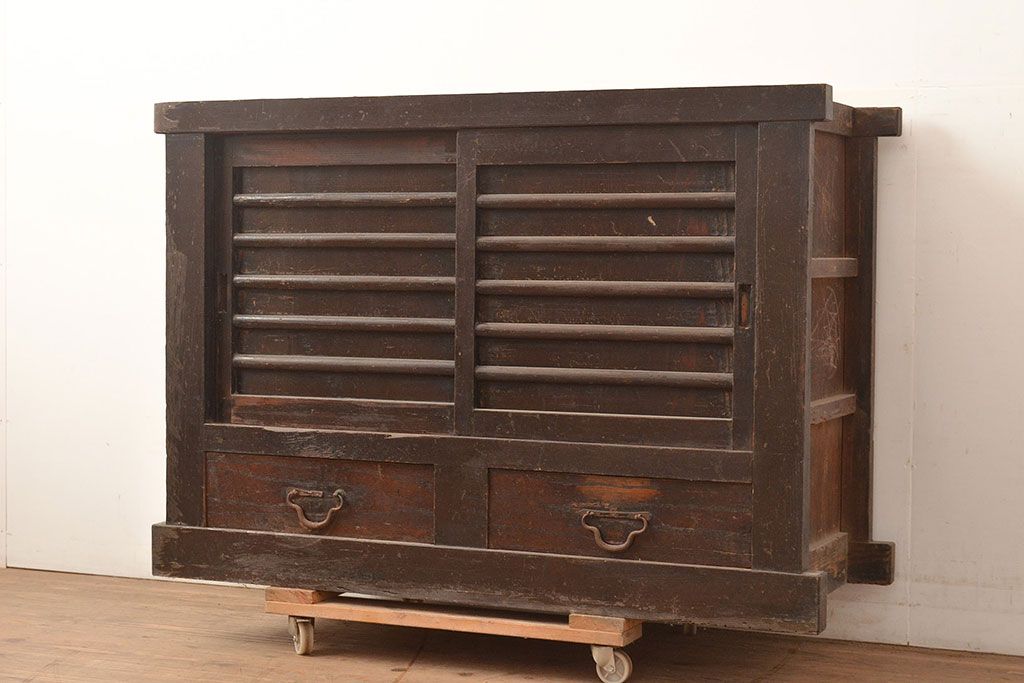 和製アンティーク　使い込まれた味わいが楽しめる、明治大正期の四尺水屋箪笥サイドボード(4尺、収納棚、食器棚)(R-048959)