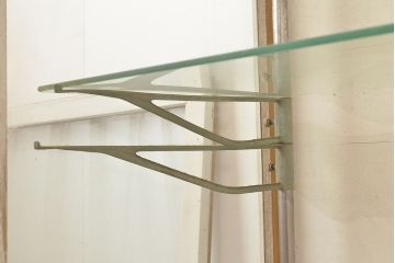 昭和レトロ　シャビーなペイントの大型ガラスケース(キャビネット、ガラスケース、ガラス戸棚、収納棚)(R-048960)