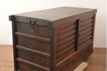和製アンティーク　前面欅(ケヤキ)材　重厚な佇まいの大型帳場箪笥(水屋箪笥、サイドボード、テレビ台、テレビボード)(R-048964)