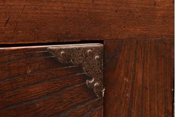 和製アンティーク　前面欅(ケヤキ)材　重厚な佇まいの大型帳場箪笥(水屋箪笥、サイドボード、テレビ台、テレビボード)(R-048964)