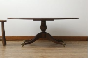 中古　イギリス製　THEODORE ALEXANDER(セオドア・アレキサンダー)　マホガニー材　クラシカルな佇まいのラウンドテーブル(丸テーブル、カフェテーブル)(定価約60万円)(R-048966)