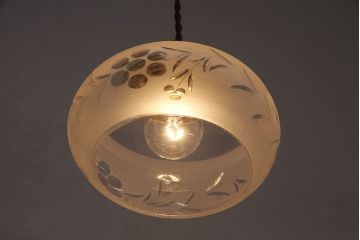 アンティーク照明　美しい切子カットが魅力的なガラスシェードの天井照明(吊り下げ照明、ペンダントライト)(R-048972)