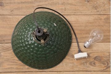 昭和レトロ　個性的な佇まいが目を引く、アルミ製のペンダントライト(天井照明、吊り下げ照明)(R-048974)