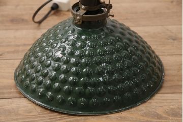 昭和レトロ　個性的な佇まいが目を引く、アルミ製のペンダントライト(天井照明、吊り下げ照明)(R-048974)