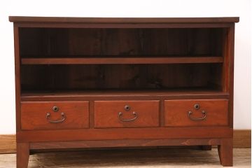 和製アンティーク　品のある佇まいが魅力的な前面ケヤキ材製の時代箪笥ローボード(収納棚、戸棚、キャビネット)(R-048977)