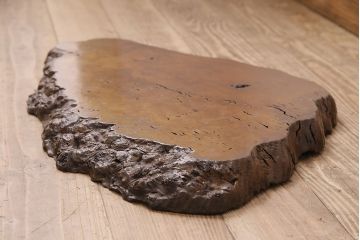 ビンテージ雑貨　趣溢れる佇まいが魅力的なカリン(花梨)材製の花台(飾り台、盆栽卓、瘤材)(R-048979)