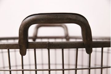 ヴィンテージ雑貨　アメリカビンテージ　BOCO　無骨でインダストリアルな雰囲気が格好良い鉄製カゴ(バスケット、収納、かご)(R-048980)