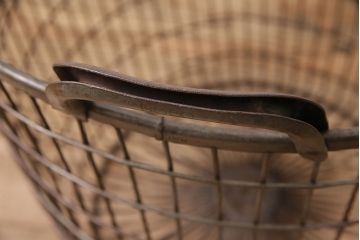 ヴィンテージ雑貨　アメリカビンテージ　BOCO　無骨でインダストリアルな雰囲気が格好良い鉄製カゴ(バスケット、収納、かご)(R-048980)