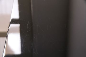 民芸家具　高級品　華やかな孔雀の螺鈿(らでん)細工が目を引く飾り棚(定価約90万円)(収納棚、茶棚)(R-048981)