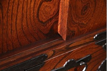 中古　美品　和の趣あふれる、特注サイズの岩谷堂の重ね箪笥(衣装箪笥、整理箪笥、引き出し)(定価約84万円)(R-048989)